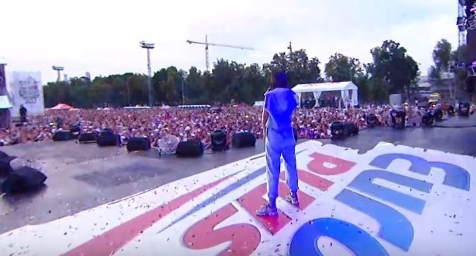 2017/07/dua-lipaaa.jpg