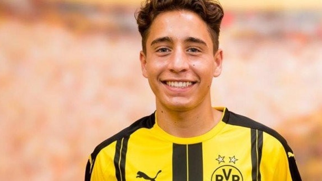 2017/08/emre-mor-3.jpg