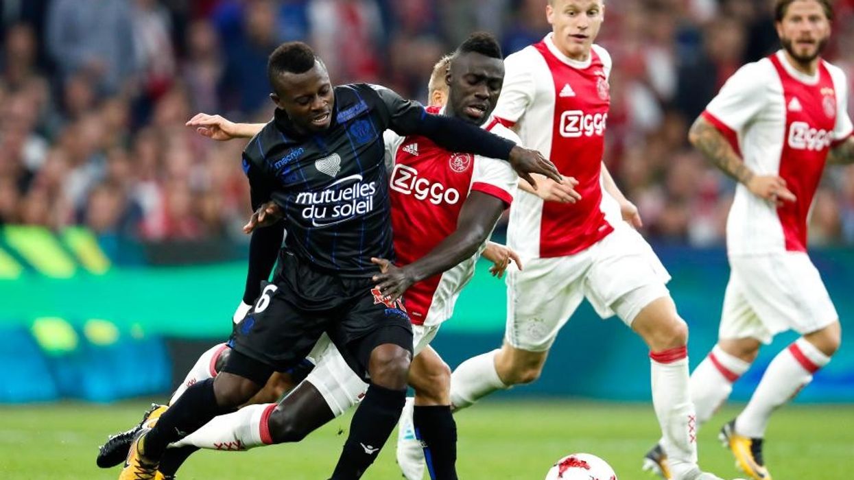 2017/08/l-r-jean-michel-seri-of-ocg-nice-davinson-sanchez-of-ajax-donny-van-de-beek-of-ajax-lasse-schone-of-ajax-during-the-uefa-champions-league-third-20170804183312-6044.jpg