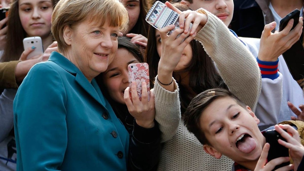 2017/08/merkel2.jpg