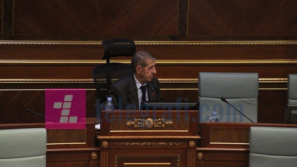 2017/09/ademi.jpg