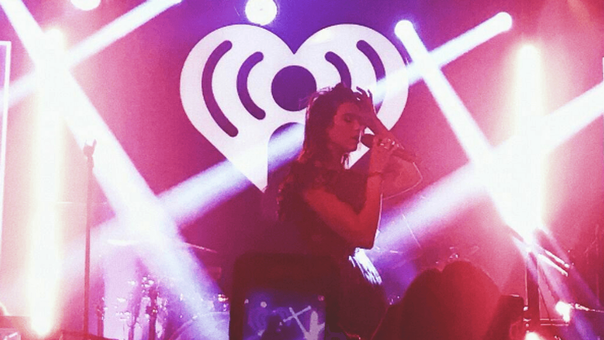 2017/09/dua-lipa-2.png