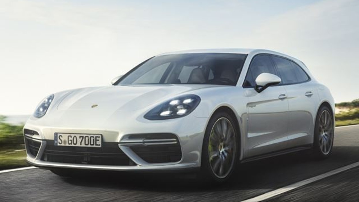 2017/09/Gjenerata-e-dytë-nga-Porsche-Panamera-hibridi-me-680-kuajfuqi-qe-lansohet-vitin-qe-vjen-foto.jpg