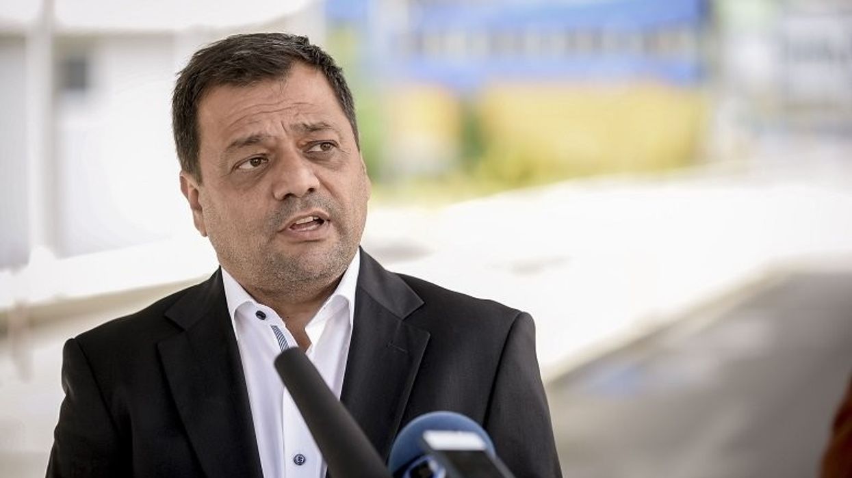 Angjushev: Maqedonia mund të ruajë energji elektrike të lirë në bateri dhe ta eksportojë atë kur çmimet janë më të larta Angjushev: Maqedonia mund të ruajë energji elektrike të lirë në bateri dhe ta eksportojë atë kur çmimet janë më të larta