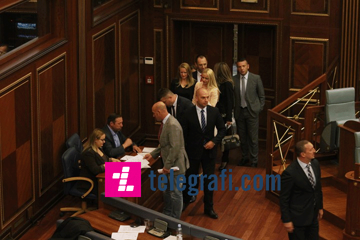2017/09/Kuvendi3.gif