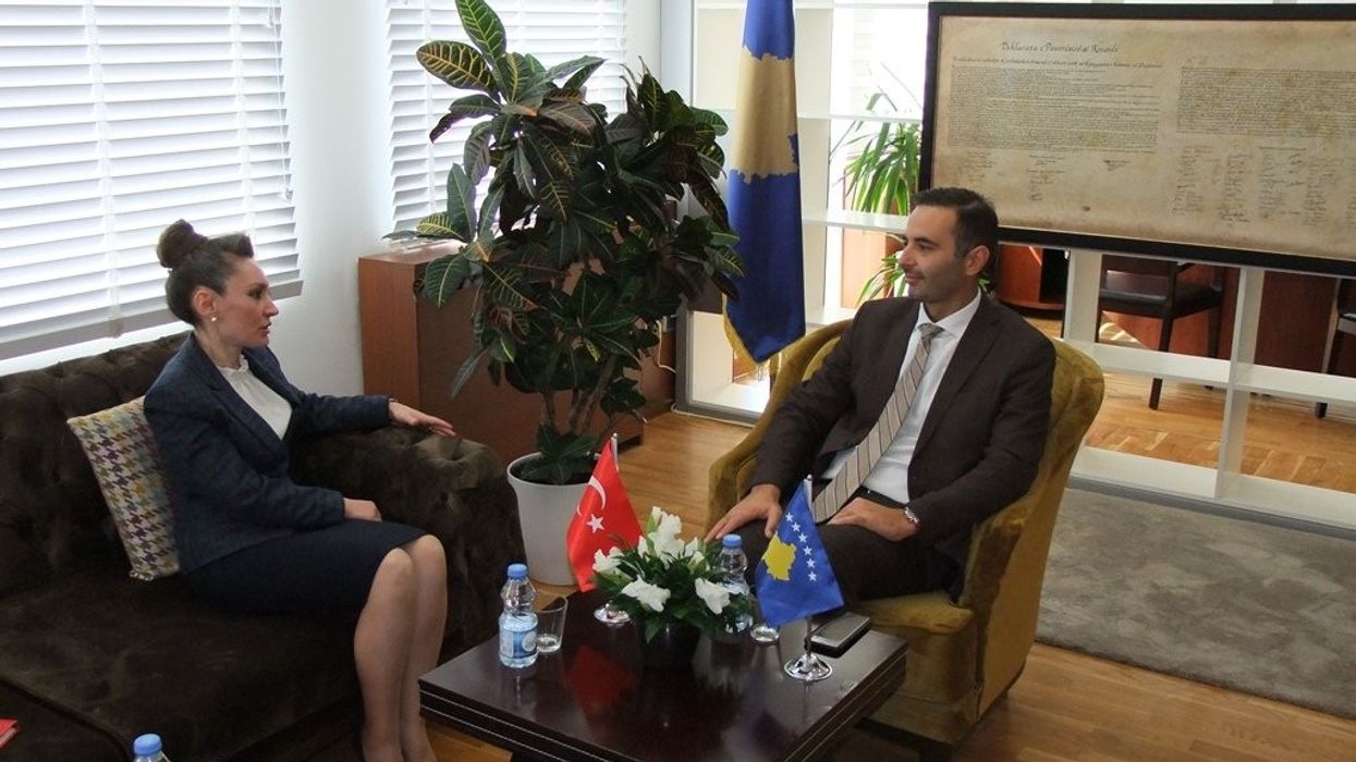 2017/09/Ministri-Lluka-ambasadorja-turke-Kilic-1-e1505825488963.jpg