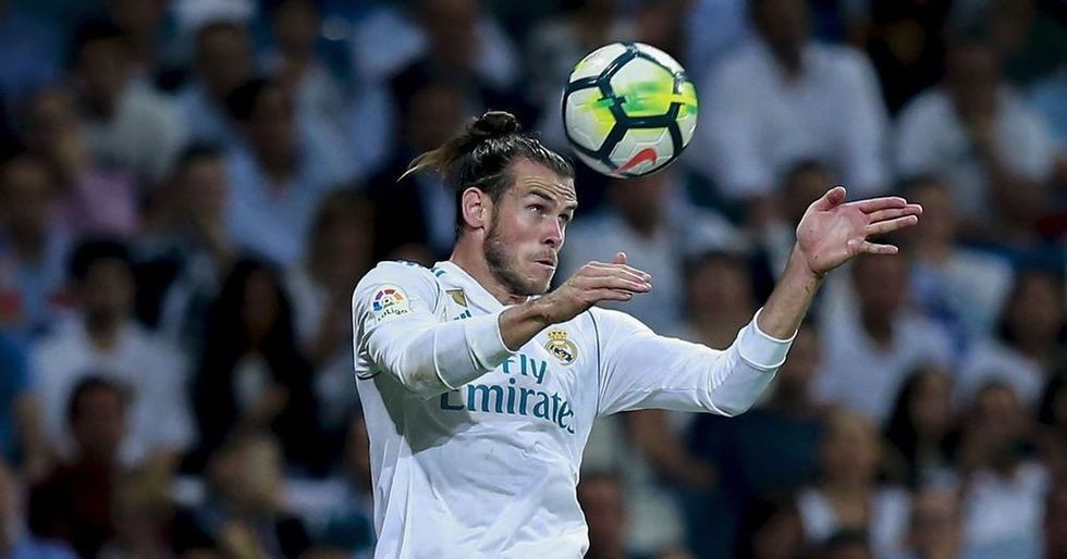 2017/10/bale-1.jpg