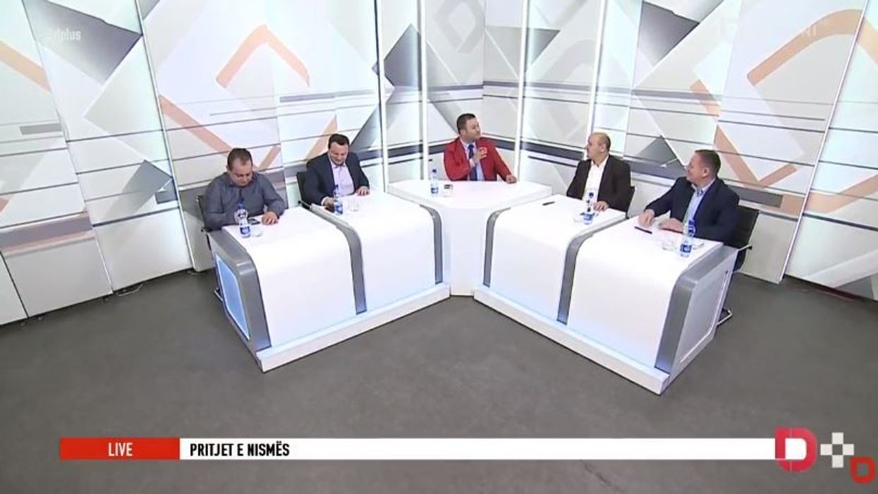 2017/10/debat-1.jpg
