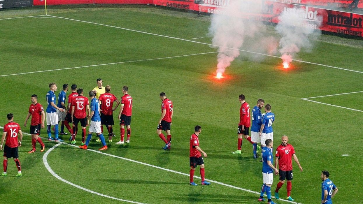 2017/10/italy-albania-fans_137tv878dhldx1xaa8cl37bd9t.jpg