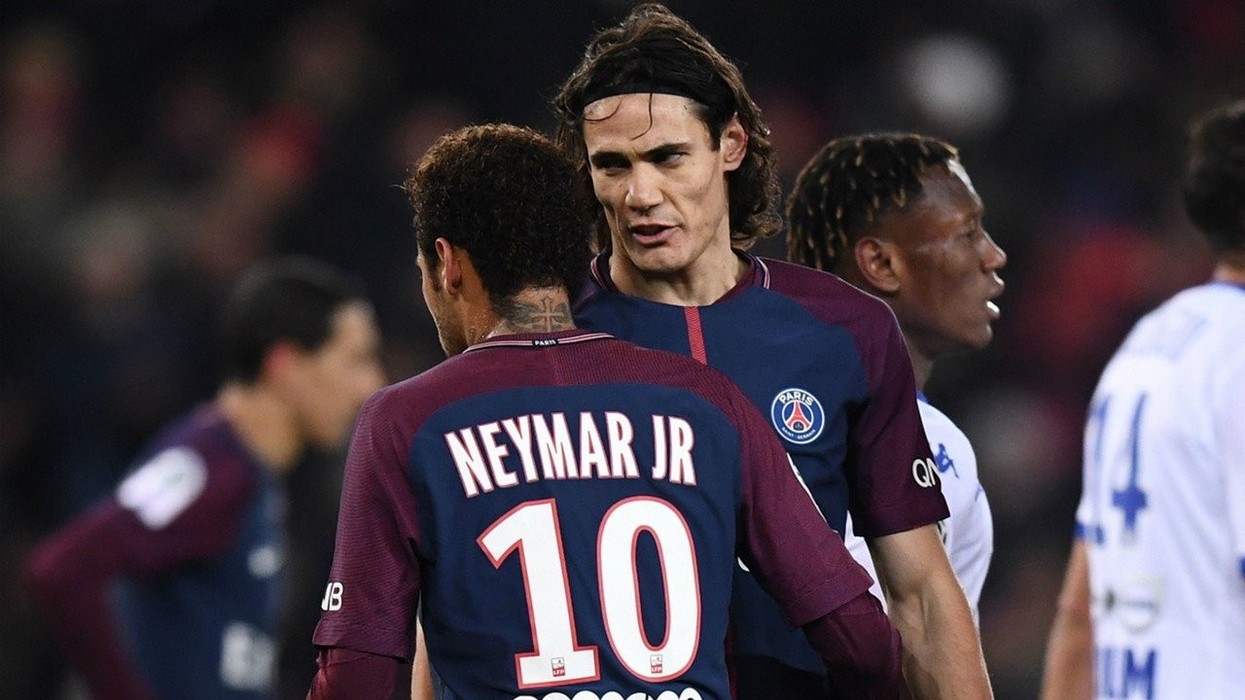 2017/11/neymar-edinson-cavani-psg-vs-troyes-1717_1xogpdhmyi5hx10toa4vlba1tu.jpg