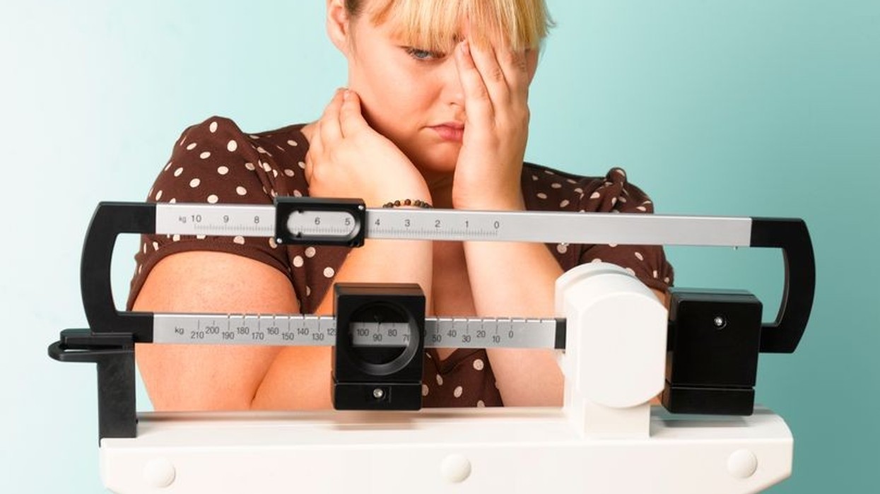 2017/12/Obese-teenager-on-scales.jpg