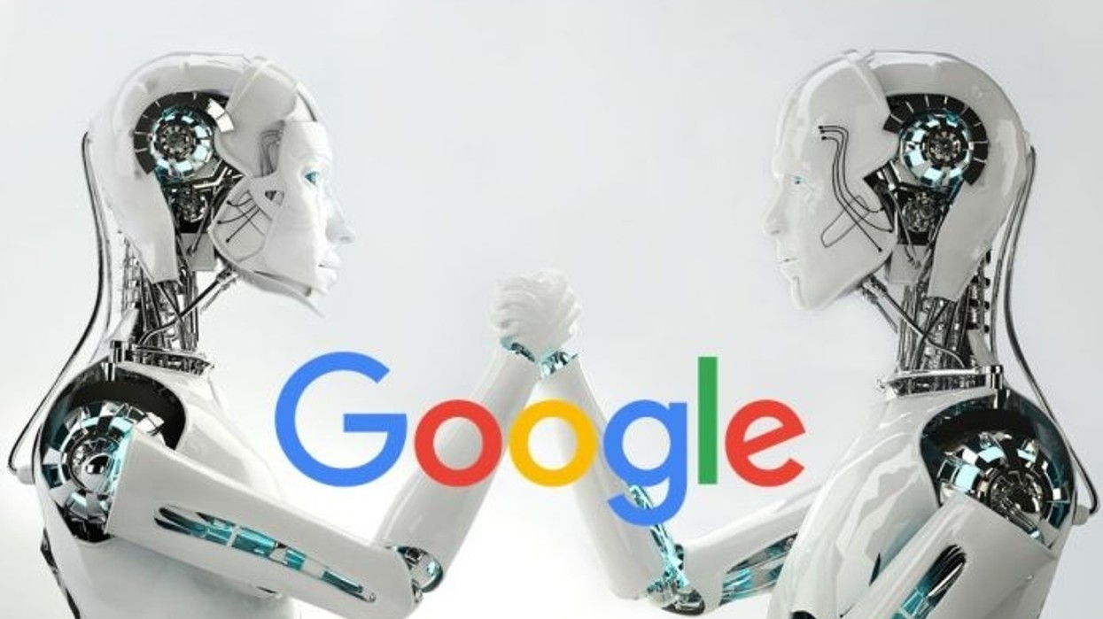 2017/12/Robot-Couple-696x418.jpg