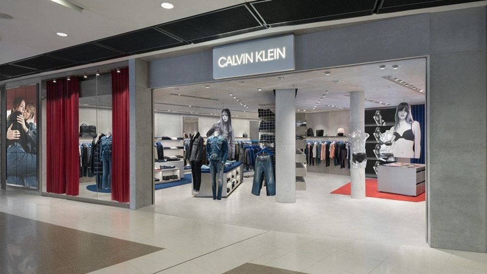 20171208212233100682frontPhoto