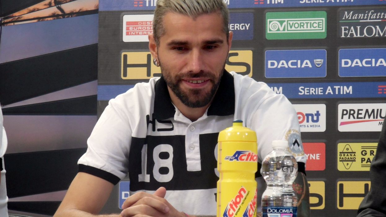 2018/02/udinese-behrami-presentazione-3-e1518262345465.jpg