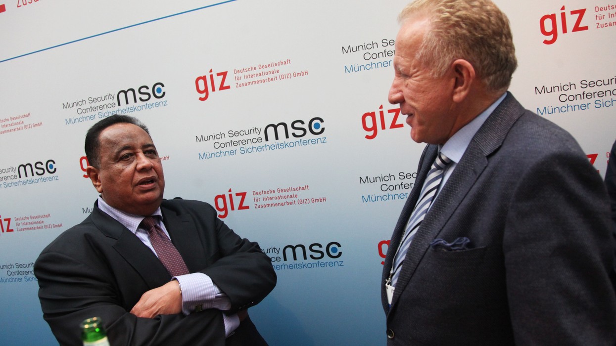 2018/02/Zv_Kryeministri-Pacolli-me-Ministrin-e-Jashtëm-të-Sudanit-Ibrahim-Ahmed-Abdelaziz-Ghandour.jpg