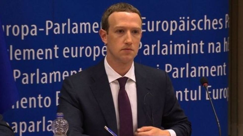2018/05/zuck_pe.jpg