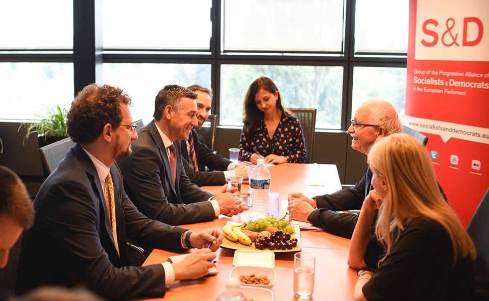 2018 06 13 Veseli Eurodeputetë nga gjitha grupet politike mbështesin heqjen e vizave për Kosovën .docx 5