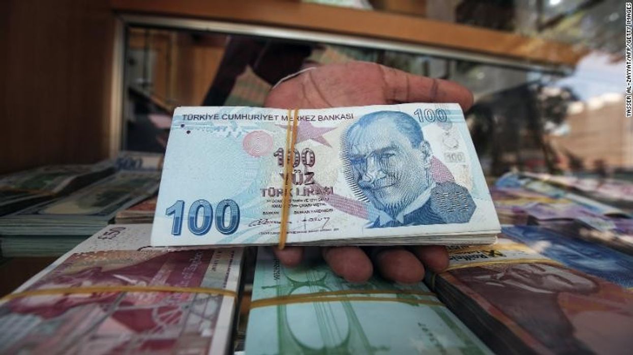 2018/08/180813113030-turkey-lira-notes-kuwait-780x439-1-e1534279186727.jpg