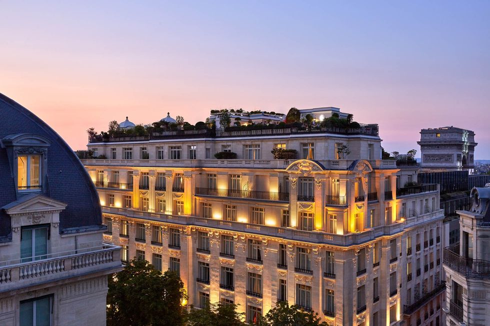 2018/08/Hotel-Rahpahel-Paris-France-2.jpg