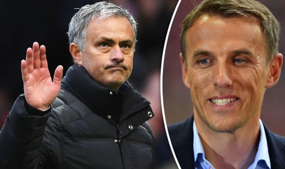 2018/08/mourinho-neville.jpg