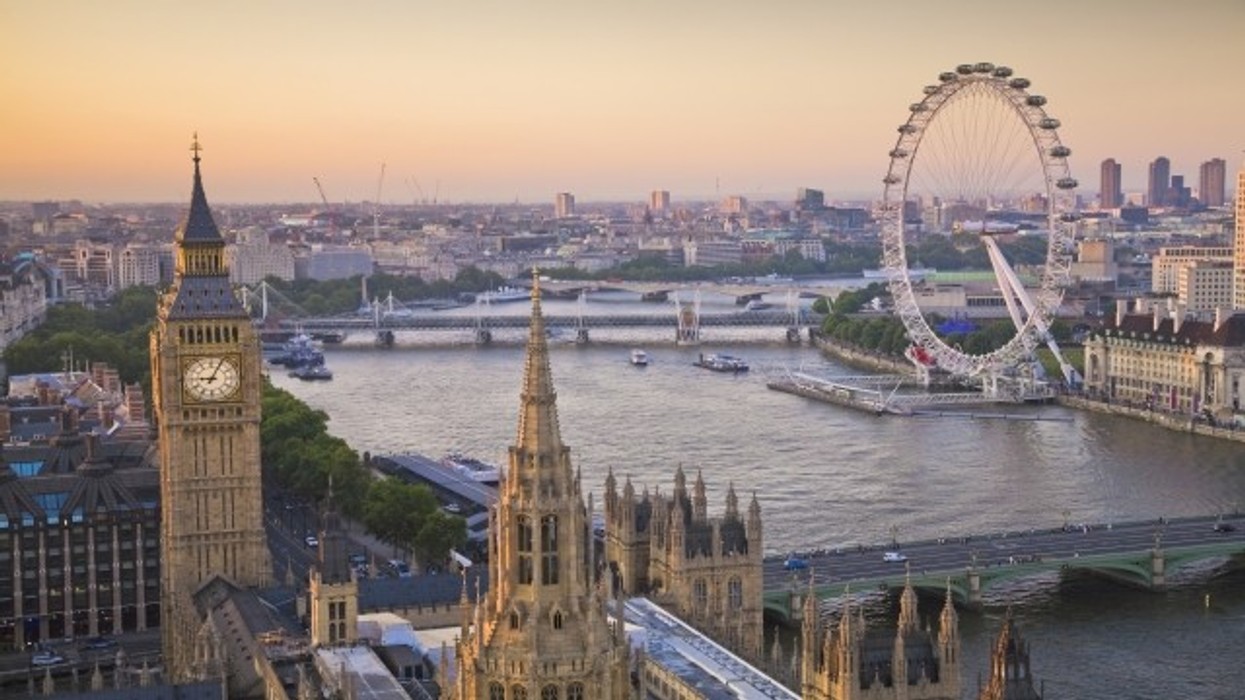 2018/09/76709-640x360-houses-of-parliament-and-london-eye-on-thames-from-above-640.jpg