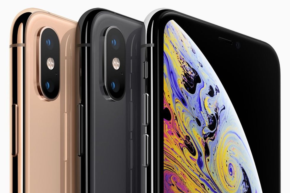 2018/09/Apple-iPhone-XS-XS-Max-XR-size-comparison-vs-iPhone-8-8-Plus-Galaxy-S9-S9-Note-9-OnePlus-6.jpg