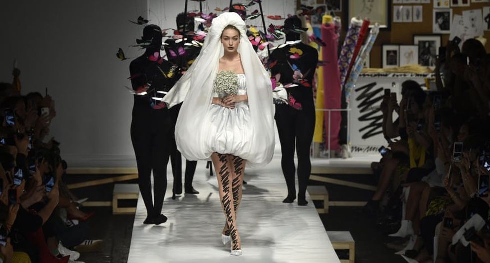 2018/09/Gigi-Hadid-Moschino-Bride-Milan-Spring-2019.jpg