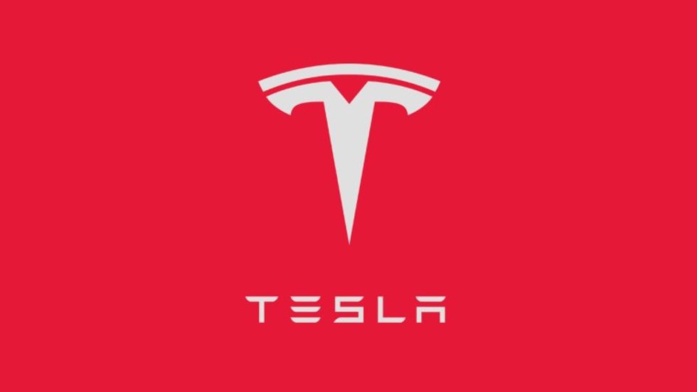 2018/09/tesla-1.jpg