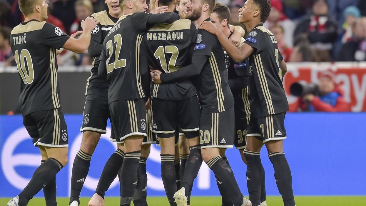 2018/10/ajax-2.jpg