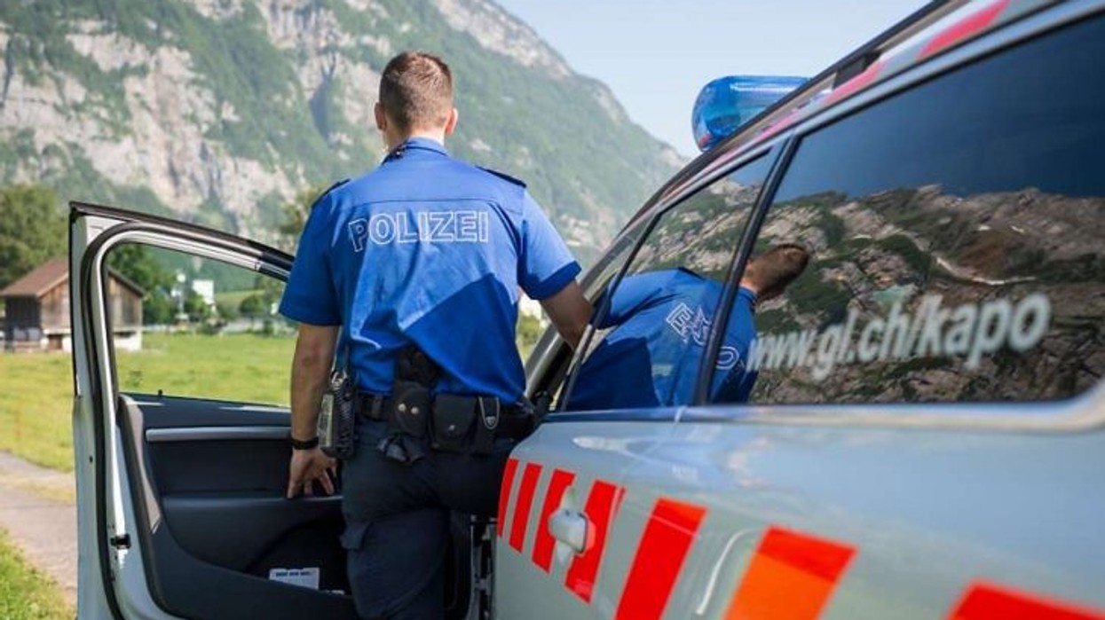 2018/10/Die-Kantonspolizei-Glarus-muss-den-Hintergrund-eines-toedlichen-Beziehungsdelikts-in-Naefels-GL-aufklaeren-730x440.jpg