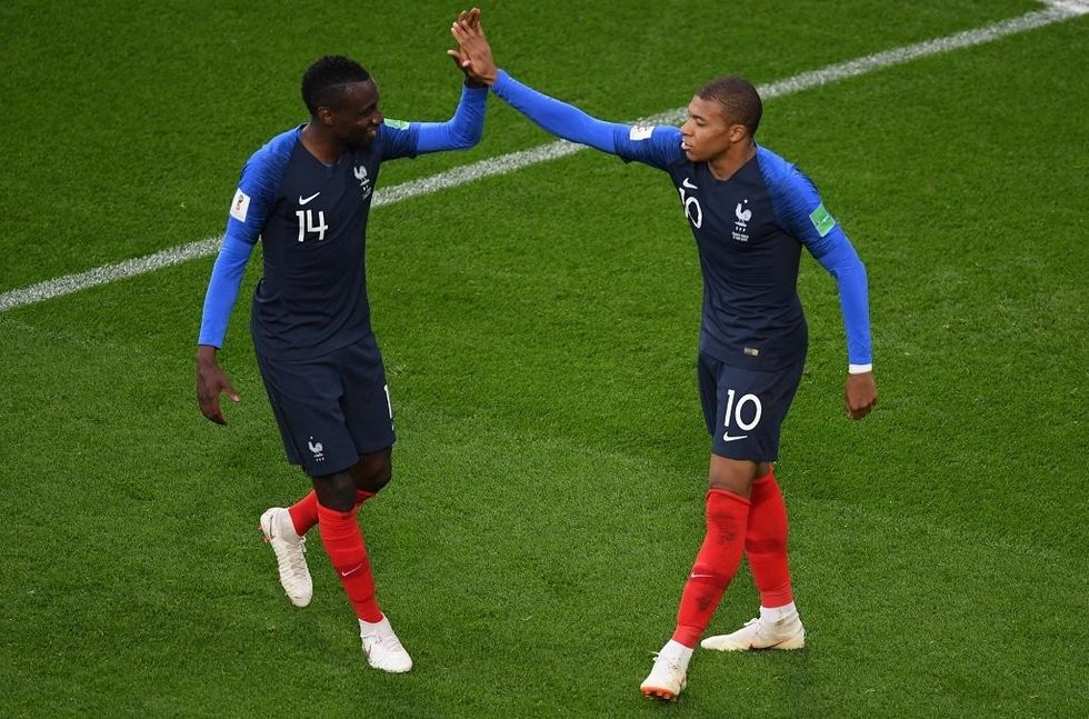 2018/10/matuidi-mbappe-e1539517964819.jpg