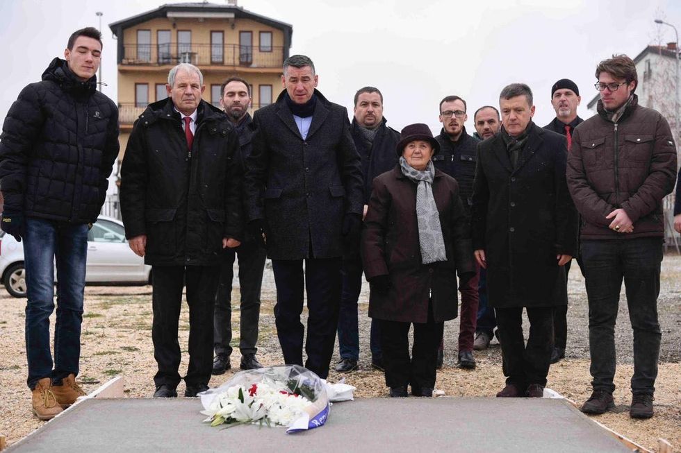 2018 11 28 Veseli bën nderime te varri i Adem Demaçit për 28 nëntor 4