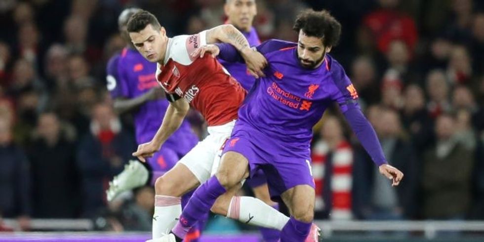 2018/11/arsenals-granit-xhaka-l-gegen-liverpools-mohamed-salah.jpg