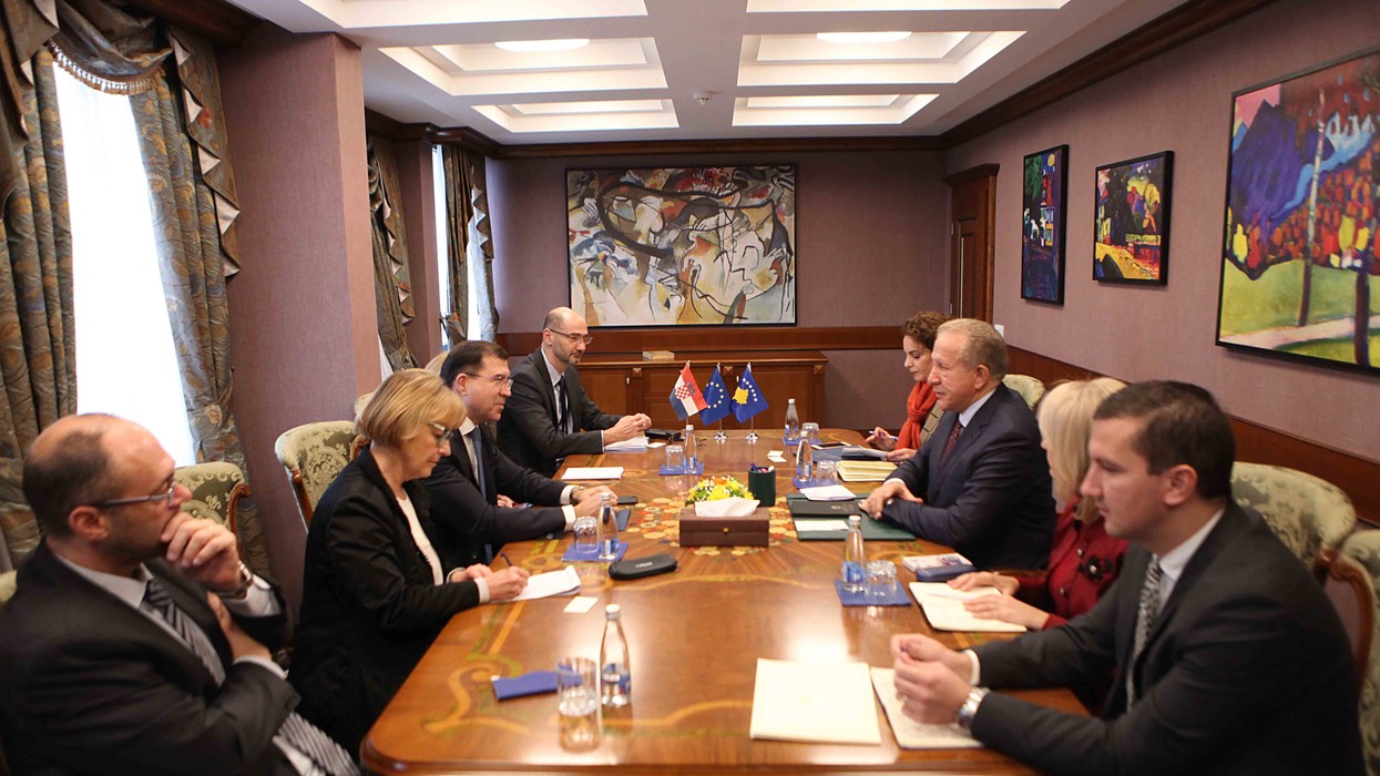 2018/11/Ministri-i-Jashtëm-Pacolli-në-takim-me-Komisionin-Çështje-Evropiane-të-Parlamentit-të-Kroacisë...jpg