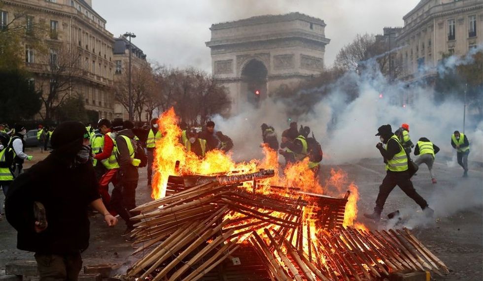 2018/12/France_Gas_Price_Protest48_c0-0-4120-2402_s885x516.jpg