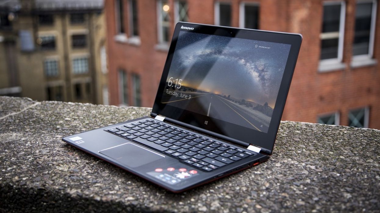2018/12/lenovo_yoga_700_a.jpg
