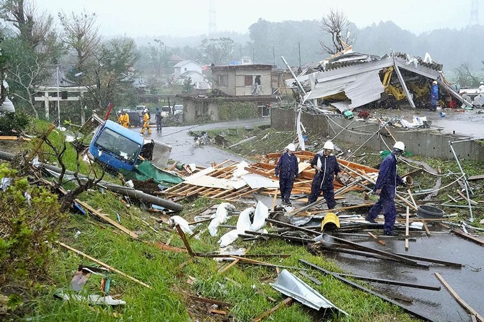 20180918 typhoon hagibis batters japan 2 rtr