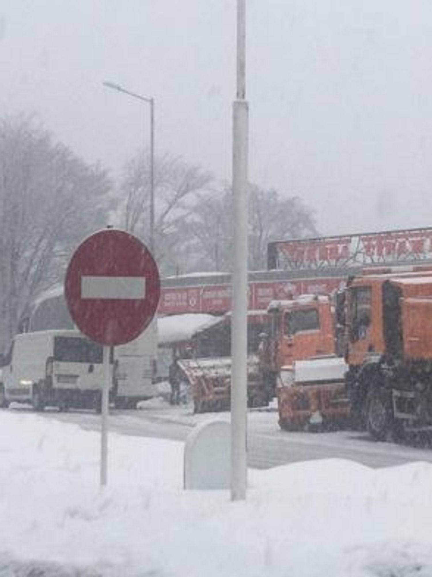 Reshje bore në disa vende, autoritetet apelojnë për vozitje të kujdesshme në Strazhë dhe Pletvar Reshje bore në disa vende, autoritetet apelojnë për vozitje të kujdesshme në Strazhë dhe Pletvar