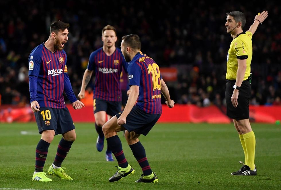 2019/02/Messi-Alba.jpg