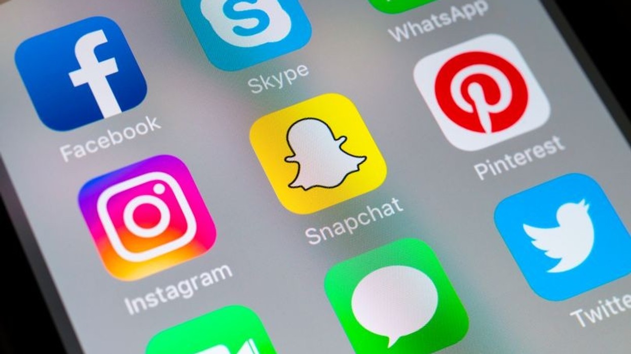 2019/04/3_Snapchat-Instagram-Pintrest-and-other-social-media-apps-on-cellphone.jpg