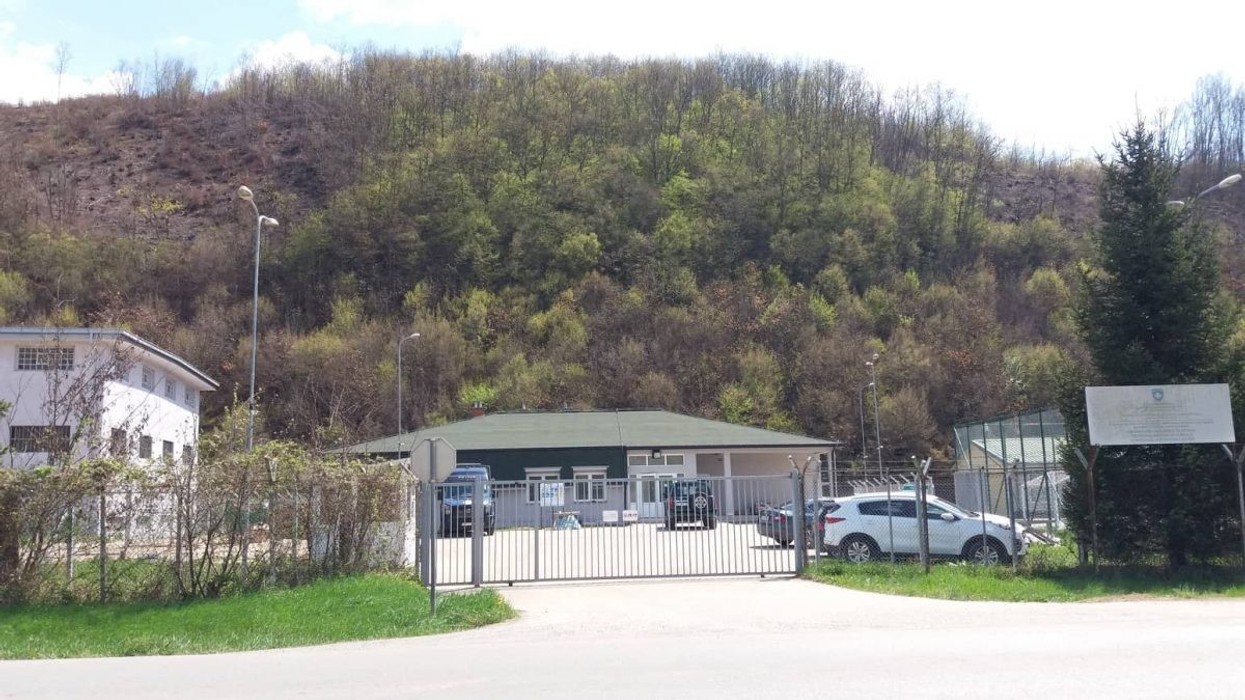 2019/04/azil-2.jpg