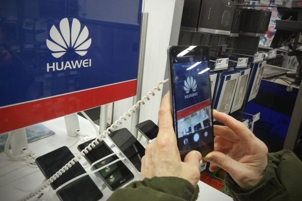 2019/05/Huawei_phones.jpg