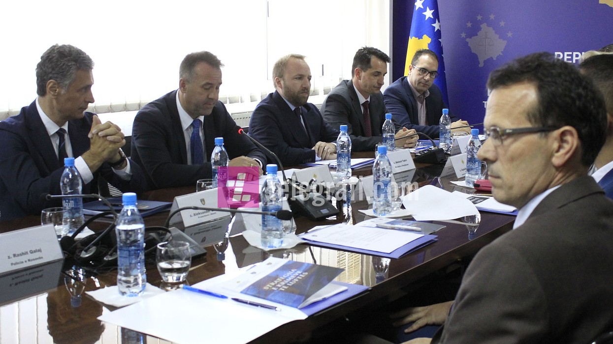 2019/05/takim-per-themelimin-e-Taskforces-dhe-Trupit-monitorues-per-krimet-e-luftes-foto-Ridvan-Slivova-1.jpg