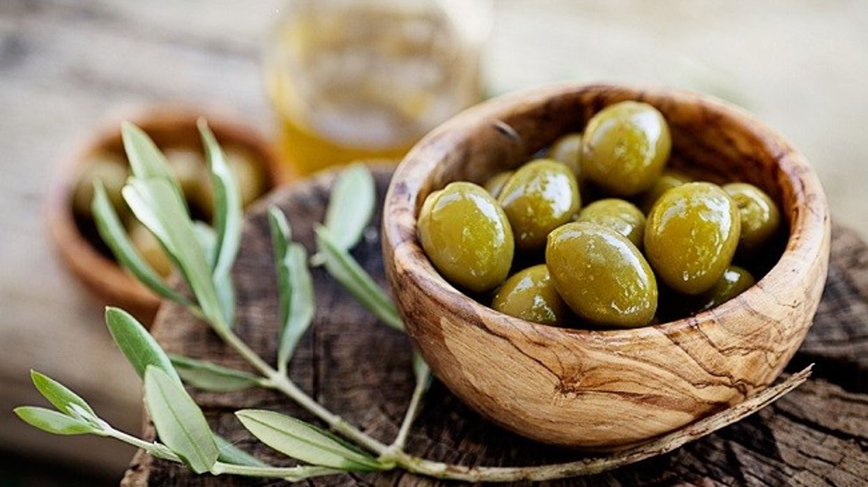 2019/08/5-reasons-you-should-be-eating-more-olives.jpg