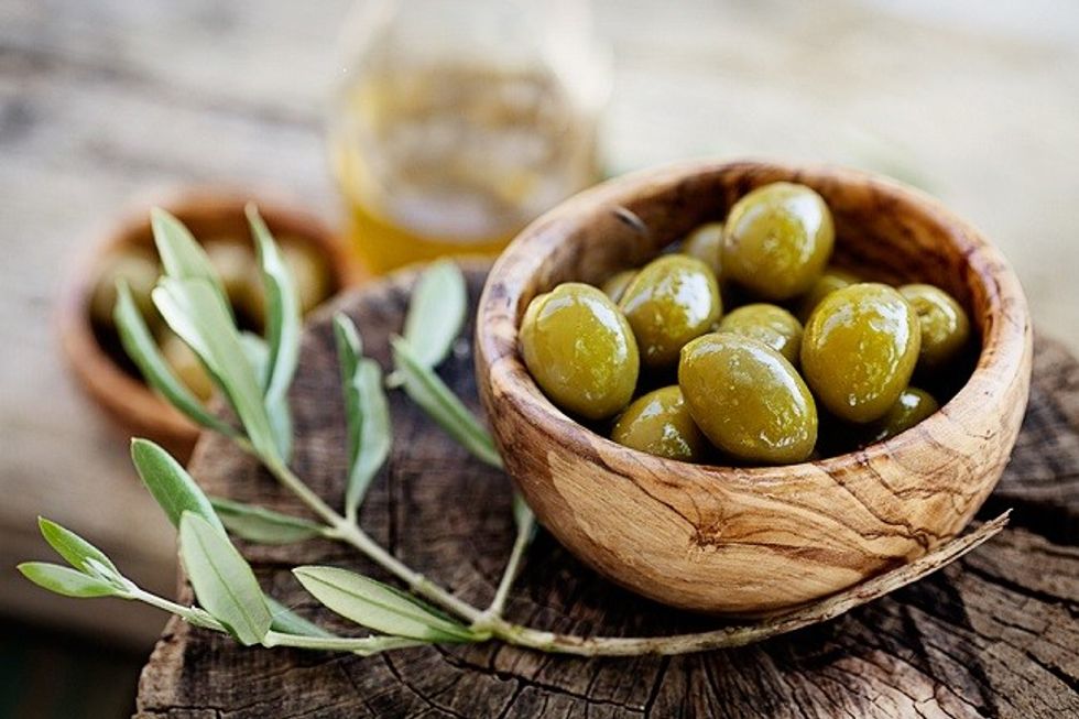 2019/08/5-reasons-you-should-be-eating-more-olives.jpg