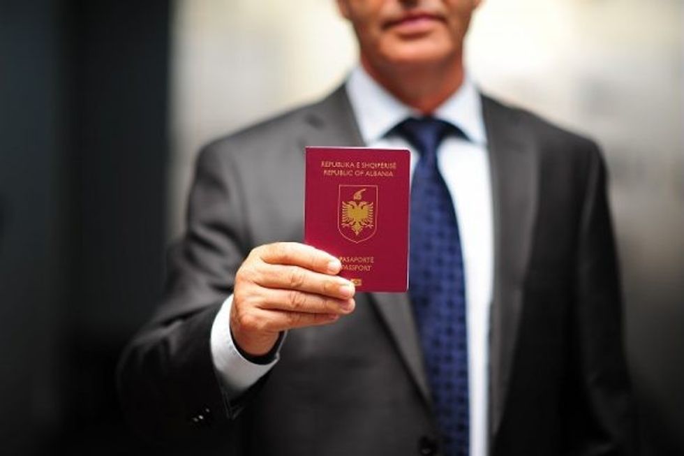 2019/10/pasaporta-shqiperi.jpg