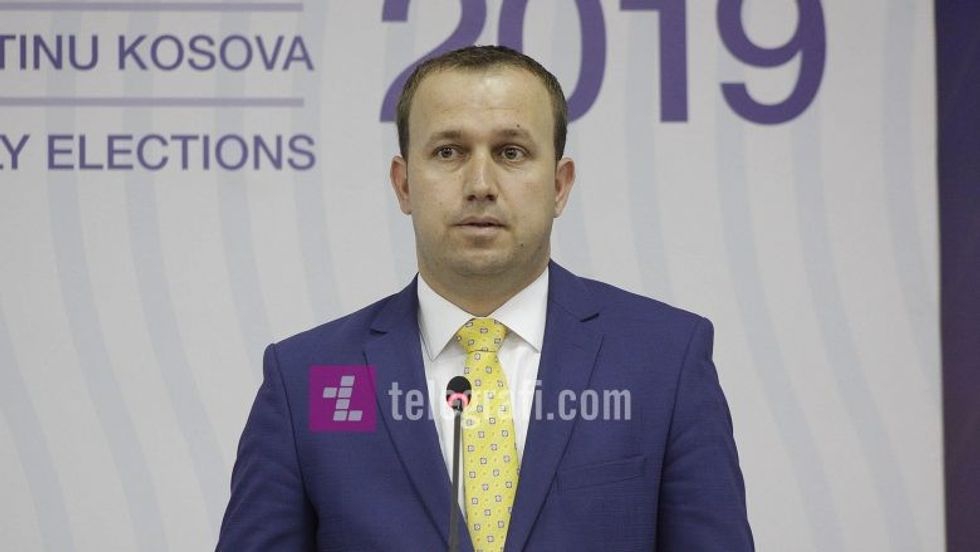 2019/10/Valmir-Elezi-KQZ-Terheqja-e-shortit-per-renditjen-e-subjekteve-politike-foto-Ridvan-Slivova-71-780x439-1.jpg