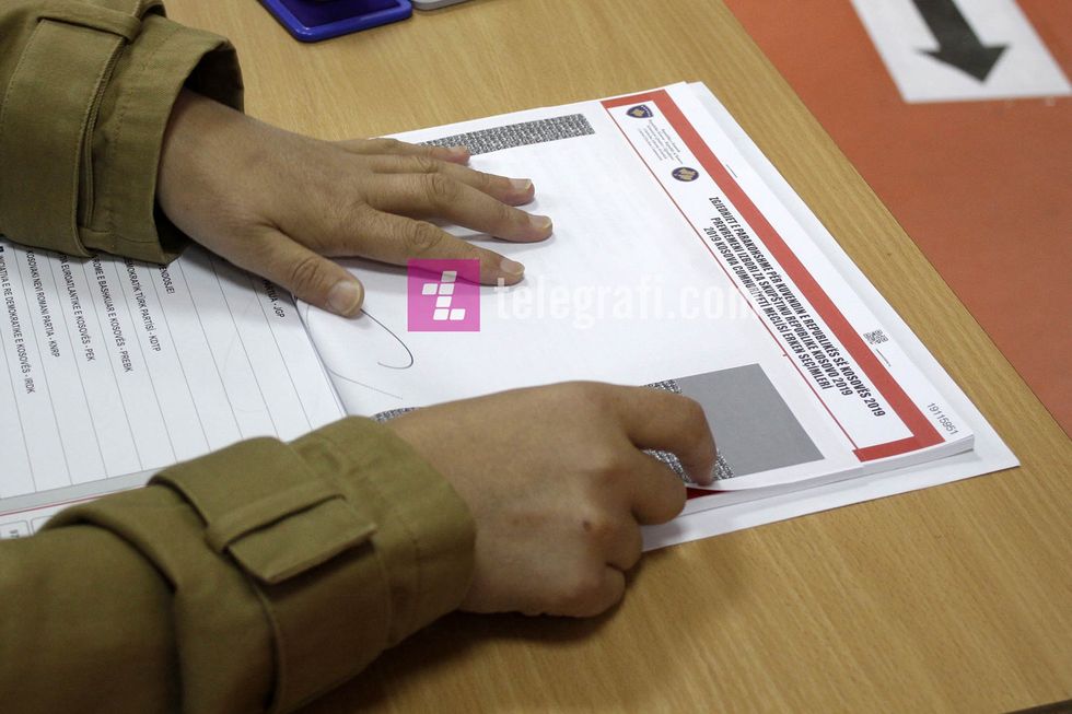 2019/10/votimet-ne-gjedhjet-e-parakohshme-parlamentare-2019-foto-Ridvanm-Slivova-4-1.jpg