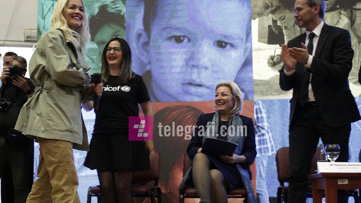 2019/11/Rita-Ora-dhe-UNICEF-ne-Kosove-foto-Ridvan-Slivova-32.jpg