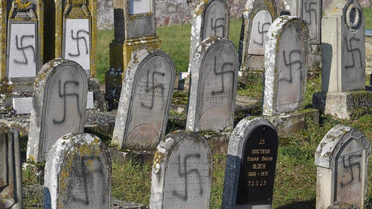 2019/12/jewish-graves.jpg